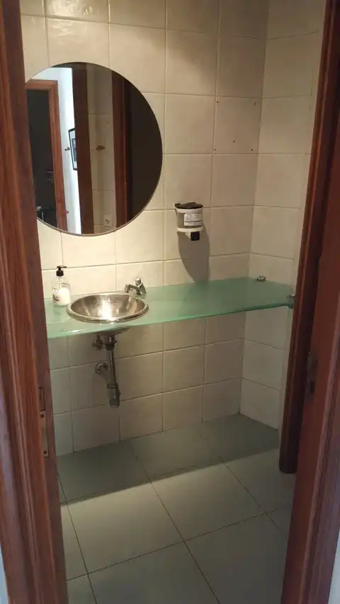 Bany de Local en venda en Pontevedra Capital  amb Moblat