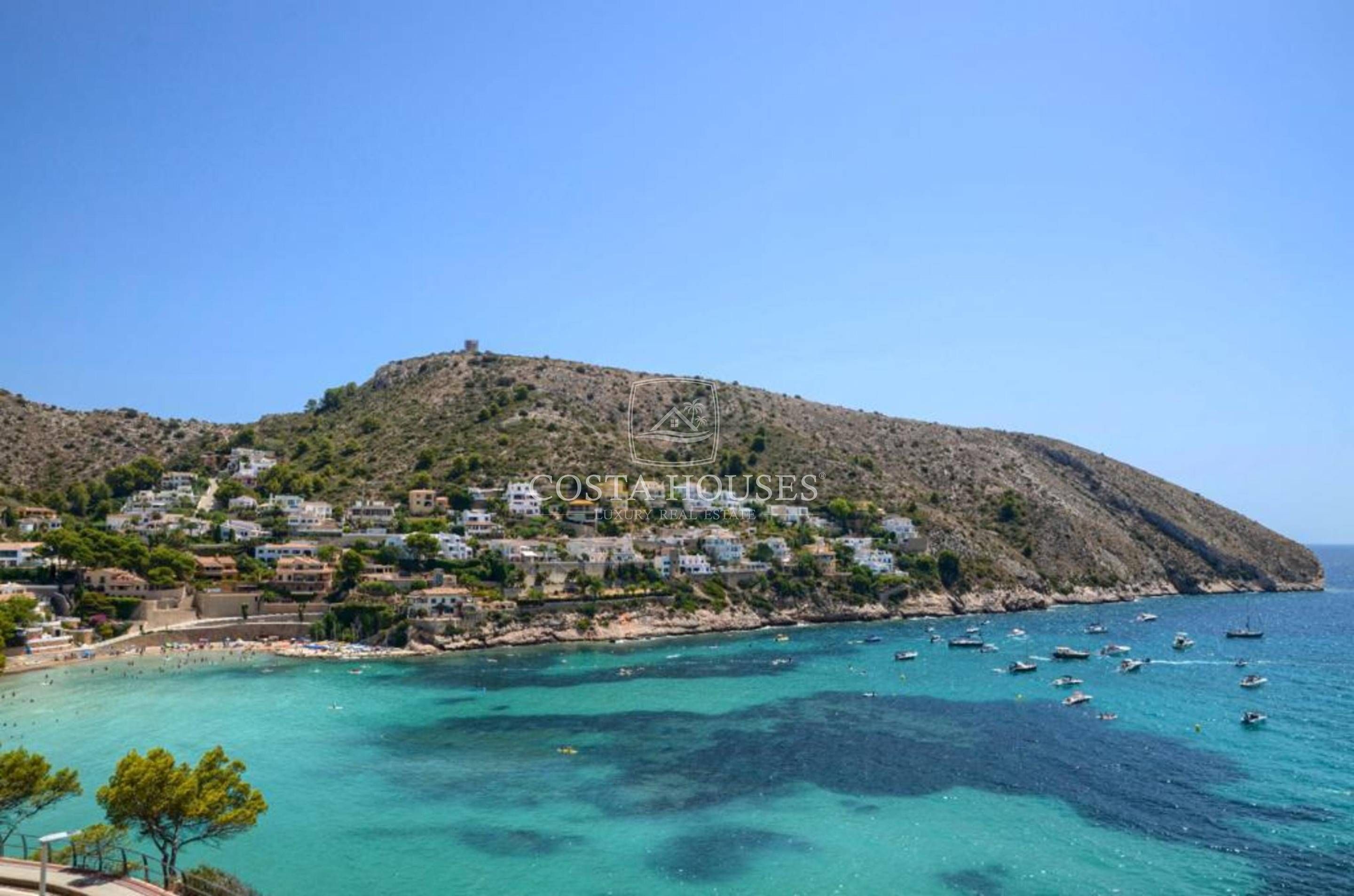 Vista exterior de Ático en venta en Moraira con Aire acondicionado, Jardín privado y Terraza