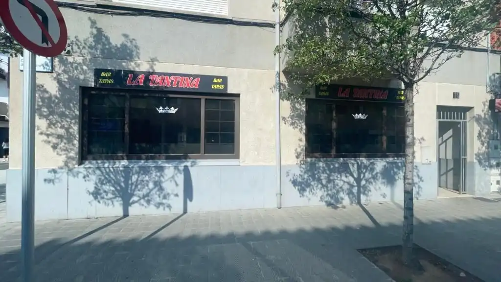 Local comercial en venta en de les Arenes, imagen 2