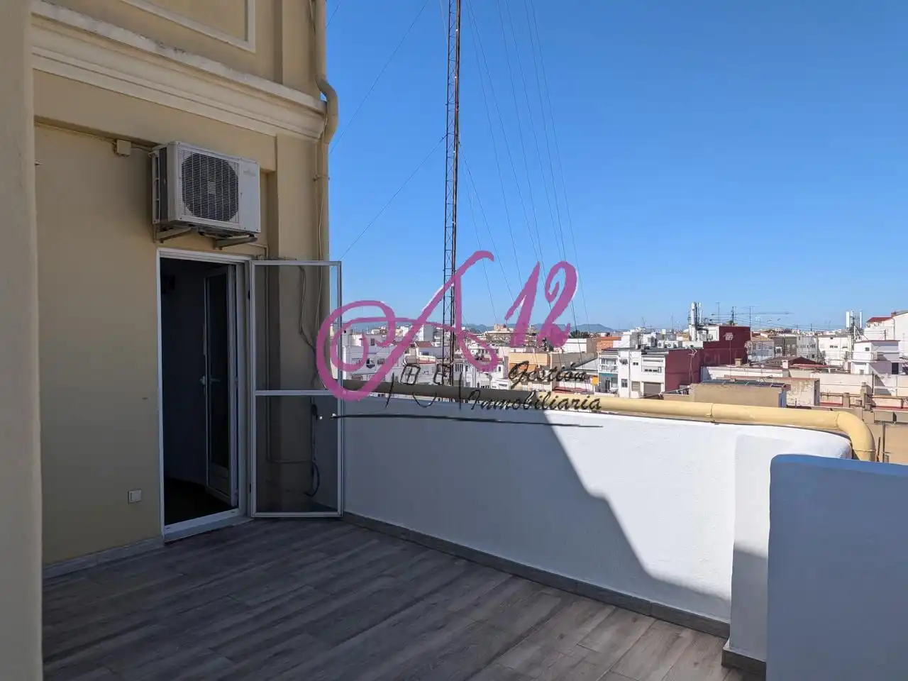 Terrasse von Wohnung zur Miete in Valencia mit Klimaanlage, Terrasse und Abstellraum