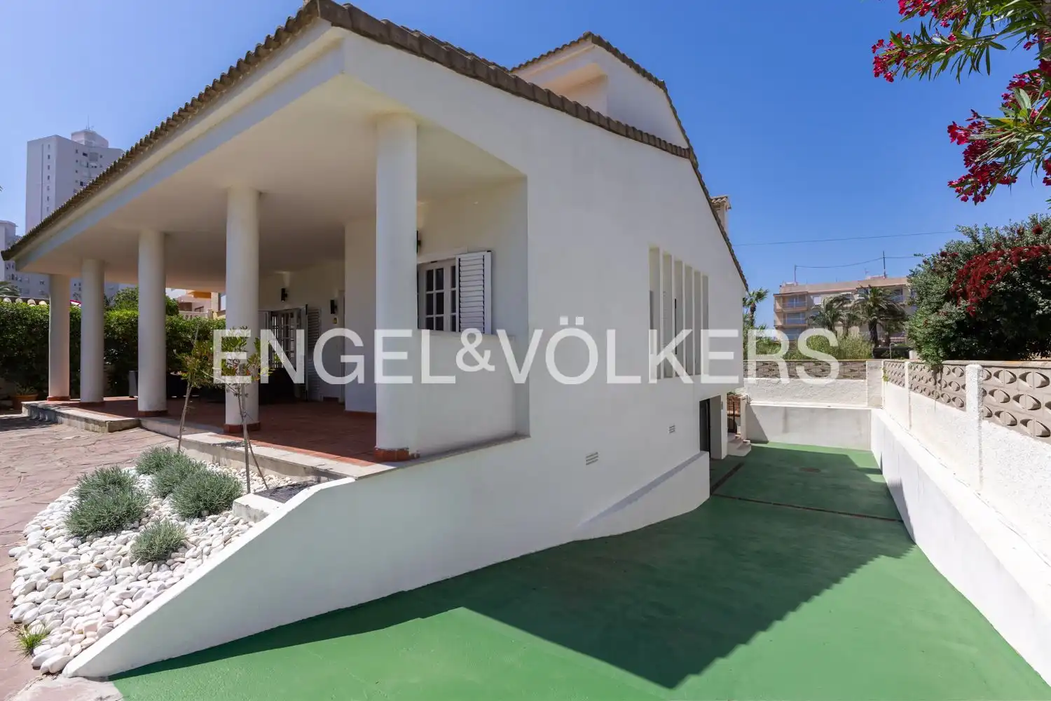 Exterior view of Houses for rent in Valencia  with Air Conditioner, Heating and Private garden