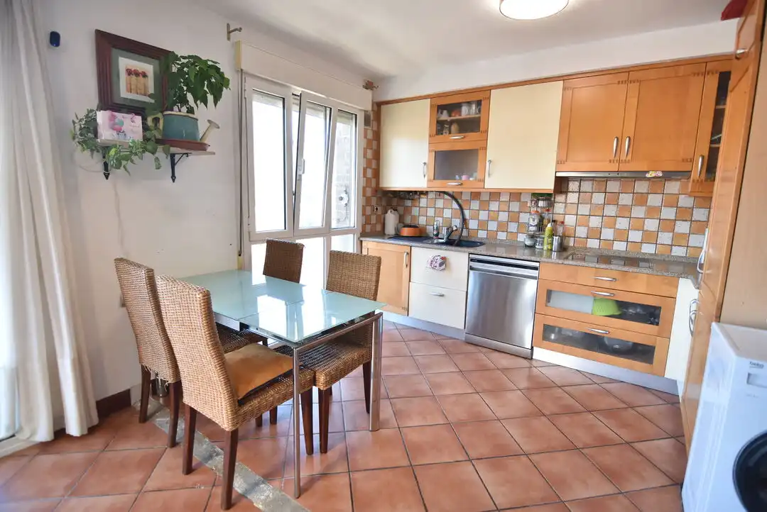 Appartamento con balcone in vendita a Kalamua Kalea, imagen 4