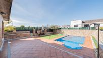 Piscina de Casa adosada en venda en Arroyomolinos (Madrid) amb Aire condicionat, Calefacció i Jardí privat