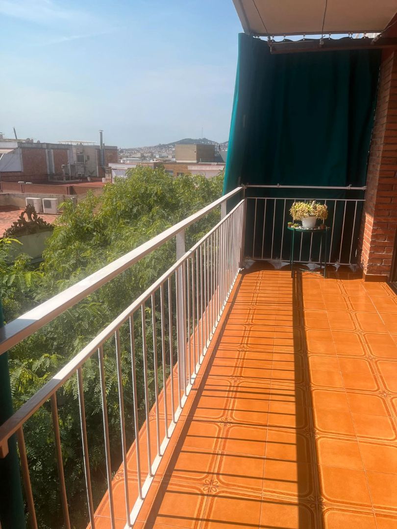 Balcony of Flat for sale in Santa Coloma de Gramenet  with Air Conditioner and Balcony