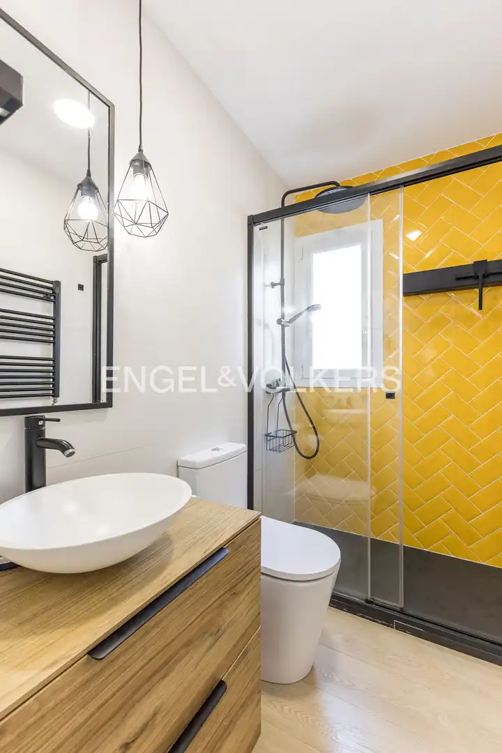 Baño de Piso en venta en Madrid con Aire acondicionado y Calefacción