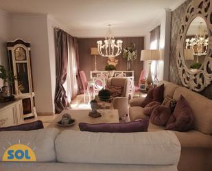 Sala d'estar de Casa adosada en venda en Don Benito amb Aire condicionat, Terrassa i Forn