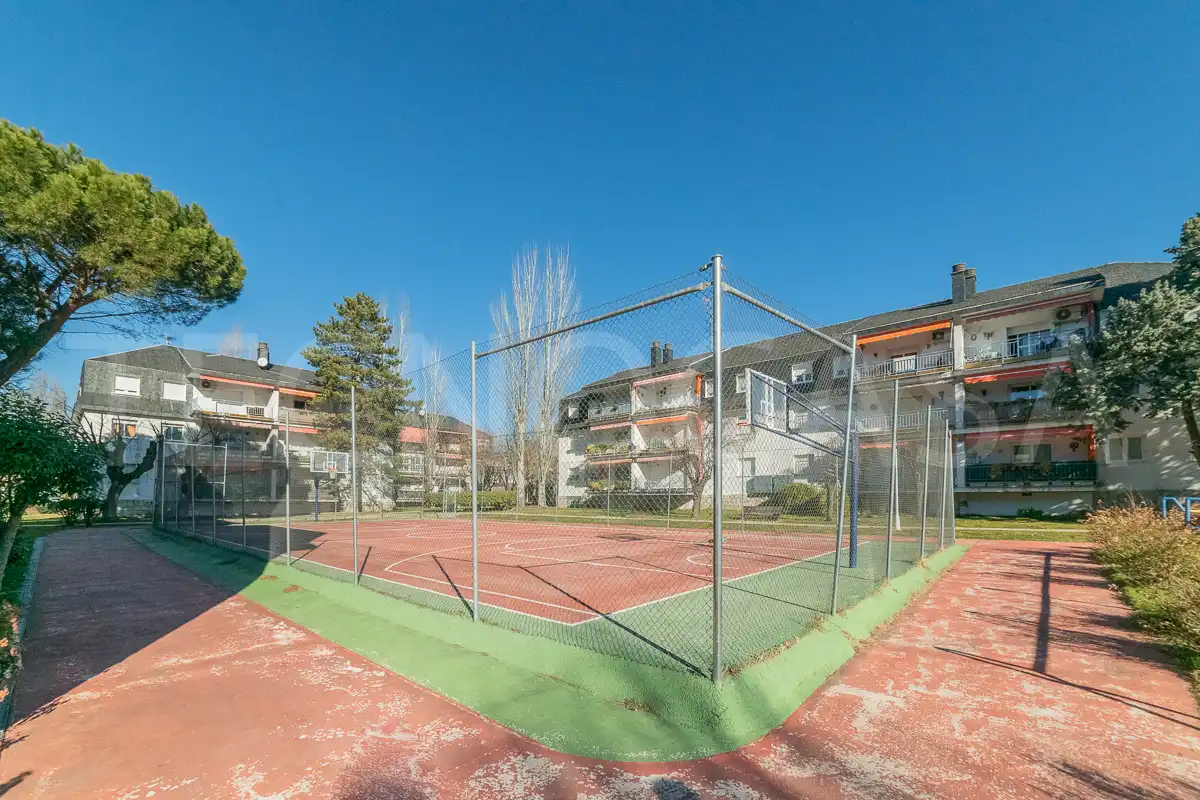Aparcament de Pis en venda en Alpedrete amb Aire condicionat, Calefacció i Terrassa