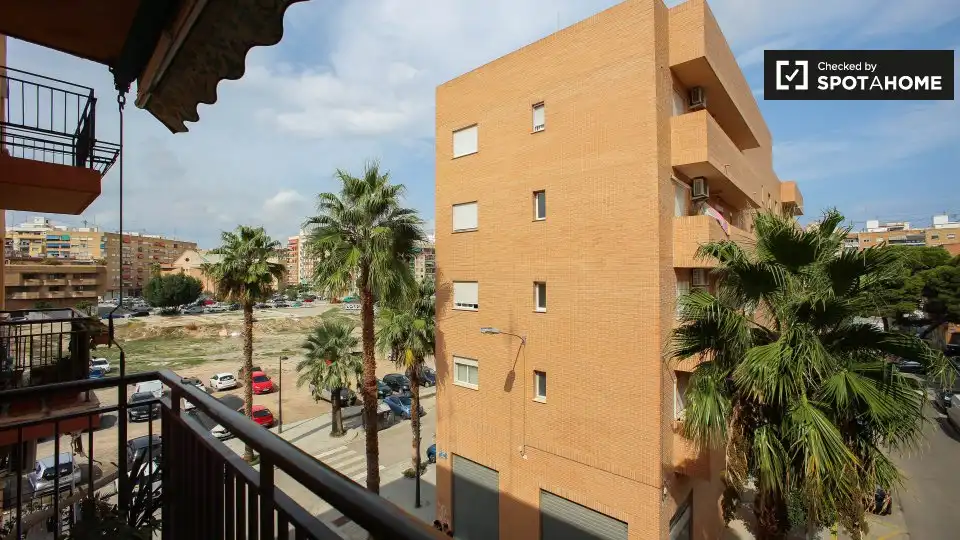 Vista exterior de Pis de lloguer en Valencia amb Aire condicionat, Calefacció i Moblat