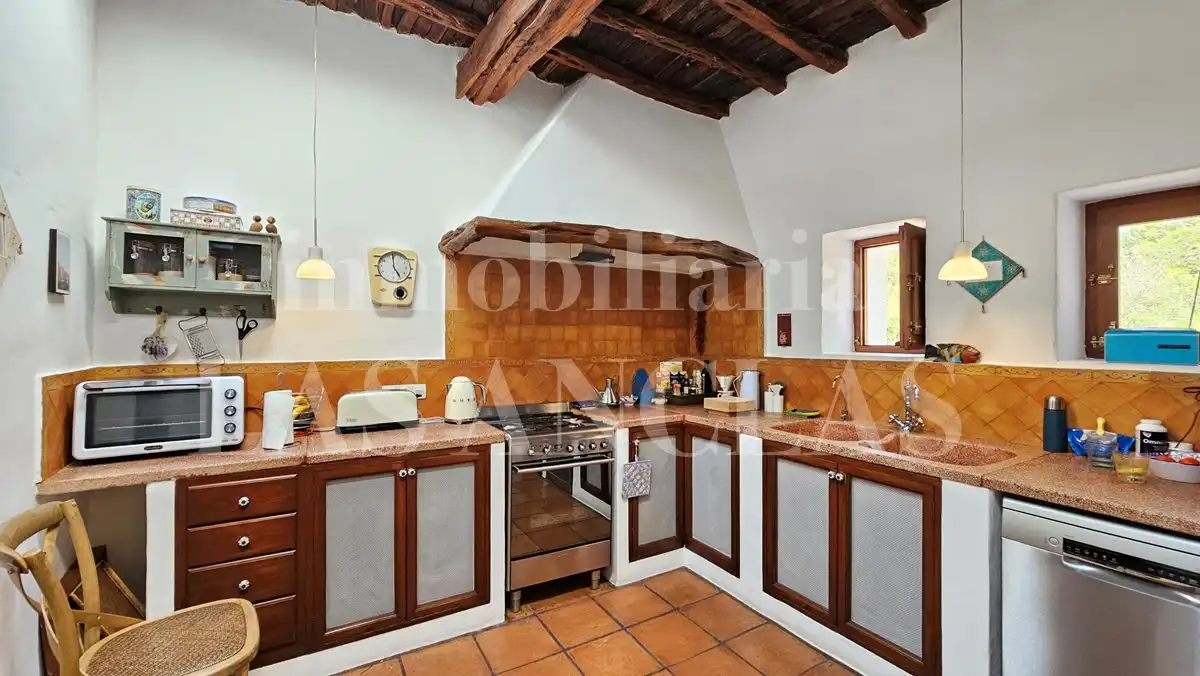 Cuina de Finca rústica en venda en Santa Eulària des Riu amb Calefacció, Terrassa i Traster