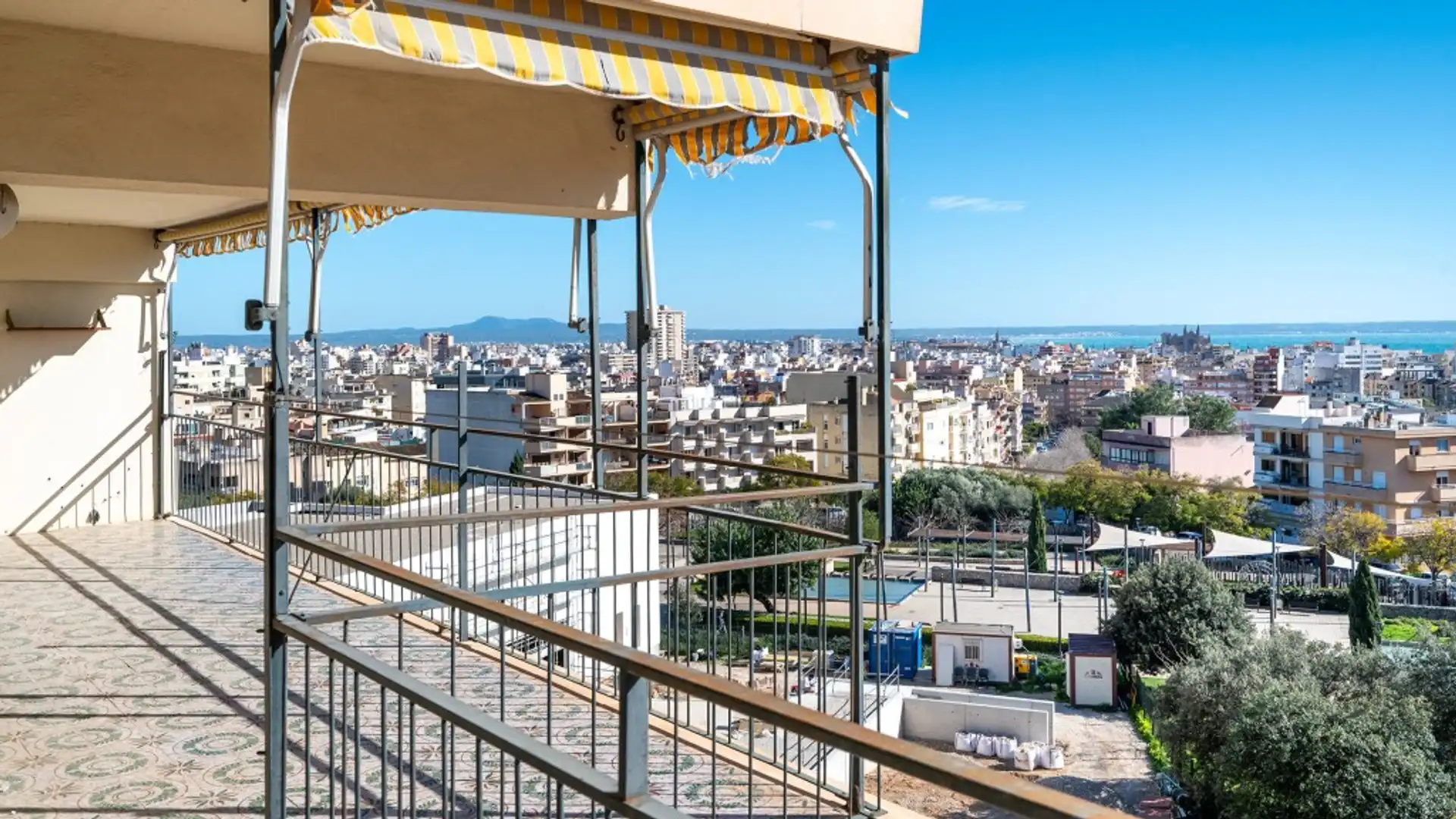 Vista exterior de Apartamento en venta en  Palma de Mallorca con Calefacción y Terraza