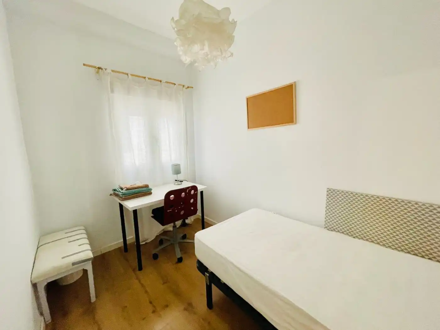 Habitación de Piso de alquiler en Valencia con Aire acondicionado, Calefacción y Parquet