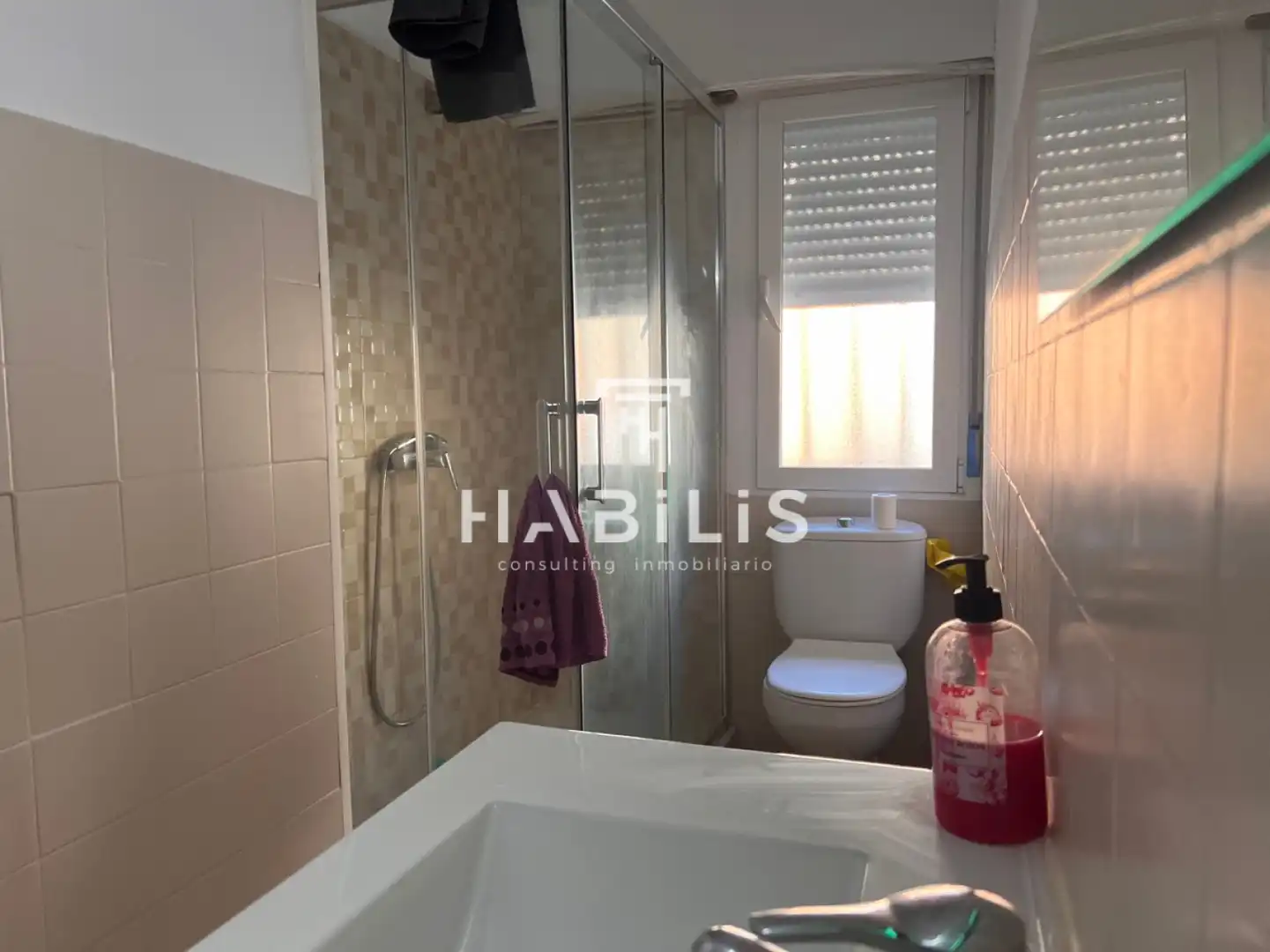 Bathroom of Flat for rent in Toledo  with Air Conditioner, Heating and Furnished