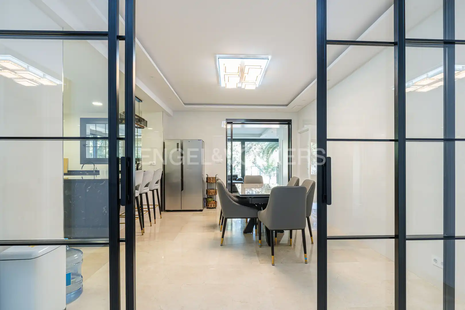 Comedor de Casa o chalet en venta en Boadilla del Monte con Aire acondicionado, Calefacción y Jardín privado