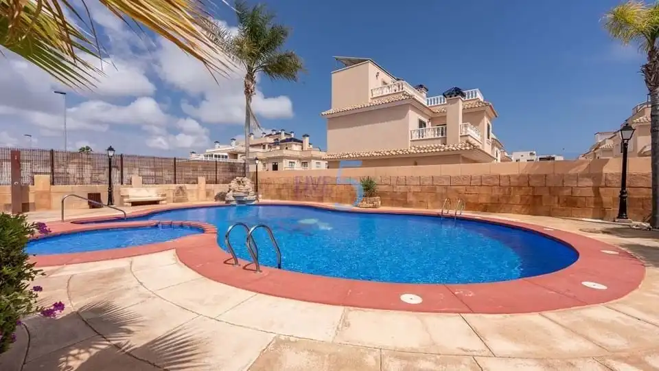 Adossat amb terrassa en venda a Orihuela Costa, imagen 2