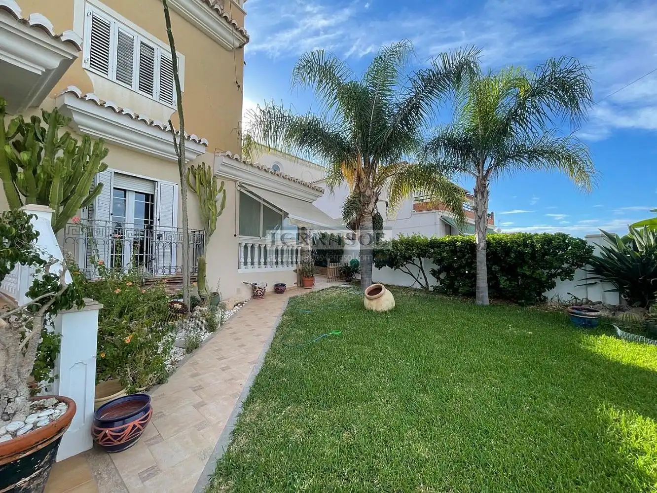Vista exterior de Casa o xalet en venda en Vélez-Málaga amb Aire condicionat, Calefacció i Terrassa