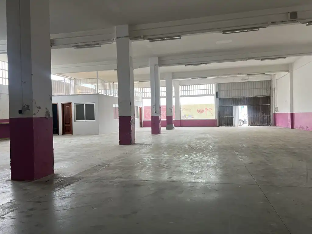 Industrial buildings for rent in Padrón