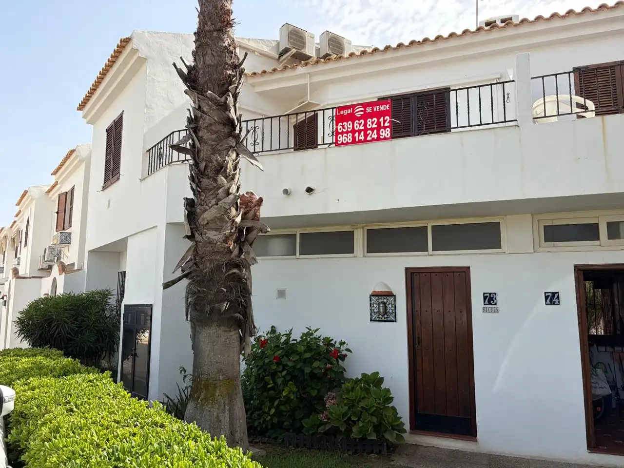 Vista exterior de Dúplex en venda en La Manga del Mar Menor amb Aire condicionat, Calefacció i Jardí privat