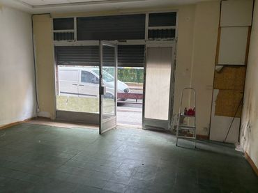 Local comercial en venda a Calle Escuelas Pías 31