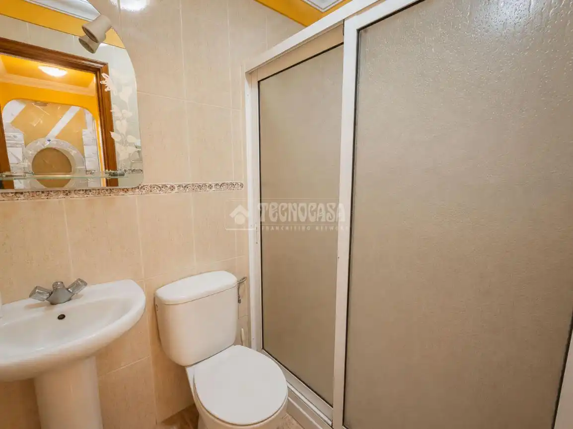 Bathroom of Flat for sale in Garachico  with Storage room
