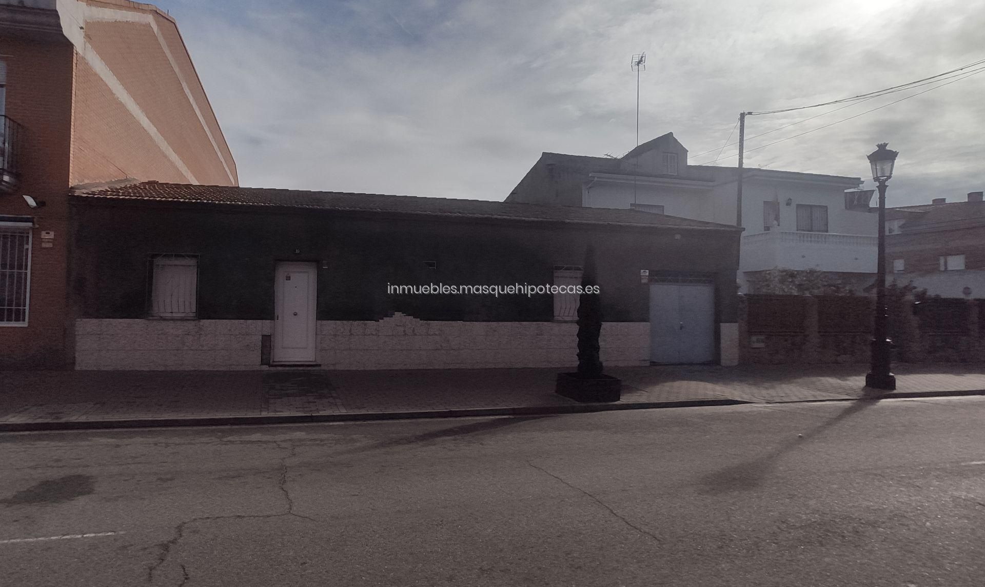 Vista exterior de Finca rústica en venda en Yeles amb Jardí privat i Traster