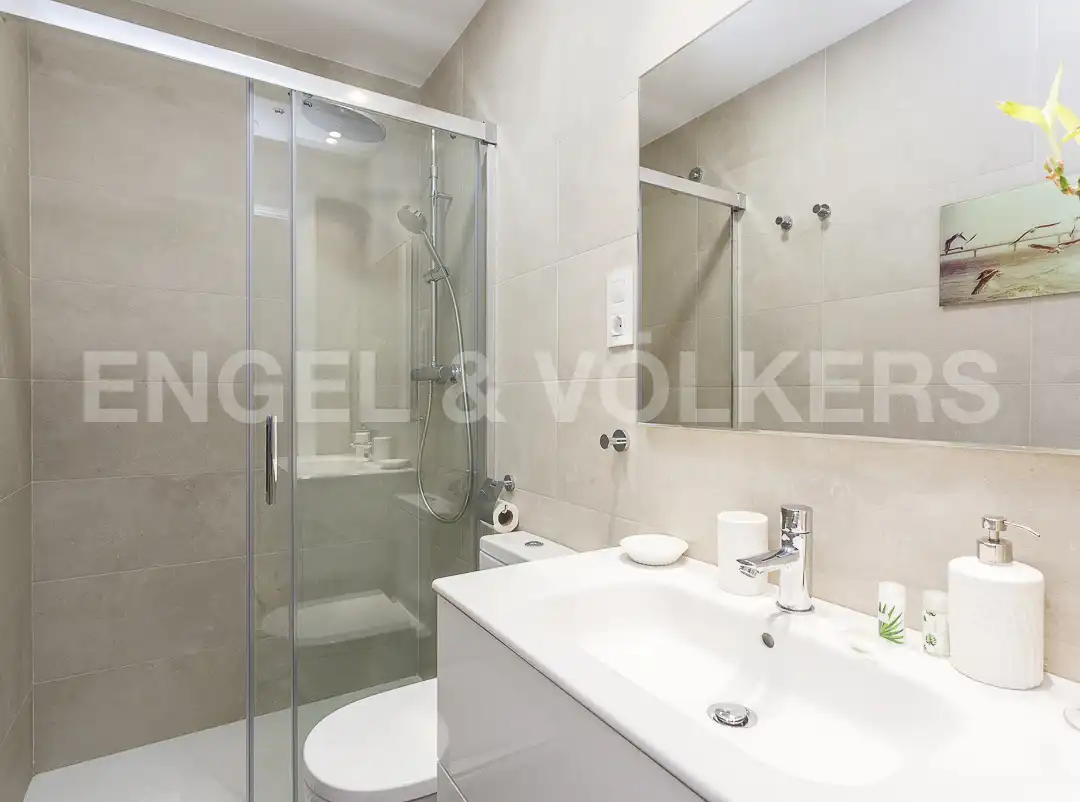 Bathroom of Flat for rent in Barcelona  with Air Conditioner, Heating and Furnished