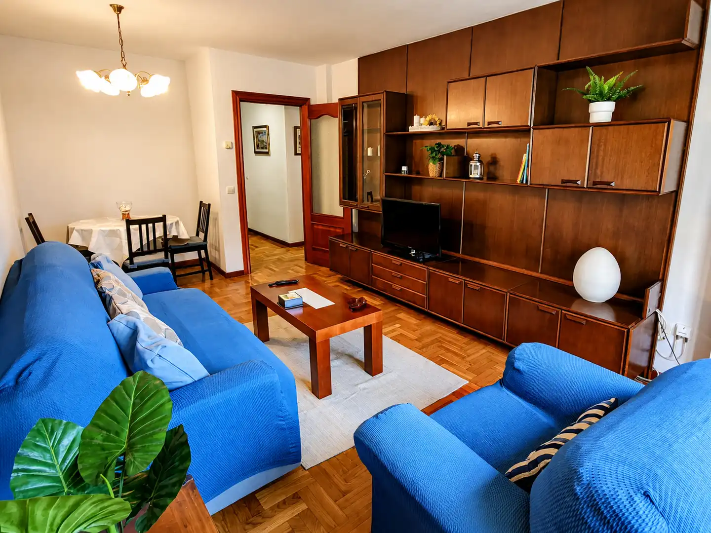 Living room of Flat for rent in Gijón   with Heating, Parquet flooring and Furnished