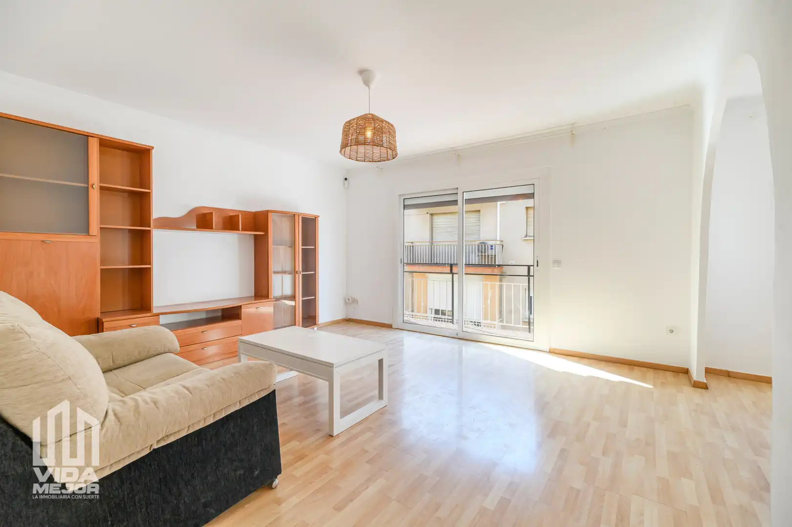 Sala d'estar de Pis en venda en Vilanova i la Geltrú amb Parquet i Balcó