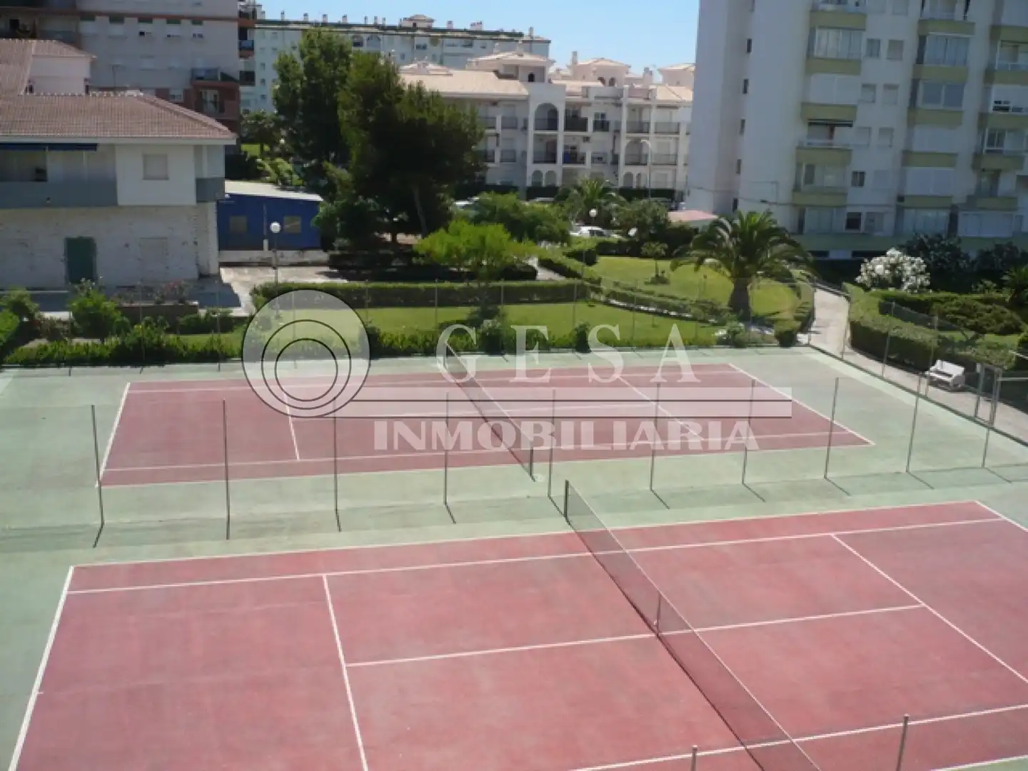 Aparcament de Pis en venda en Torrox amb Aire condicionat i Piscina