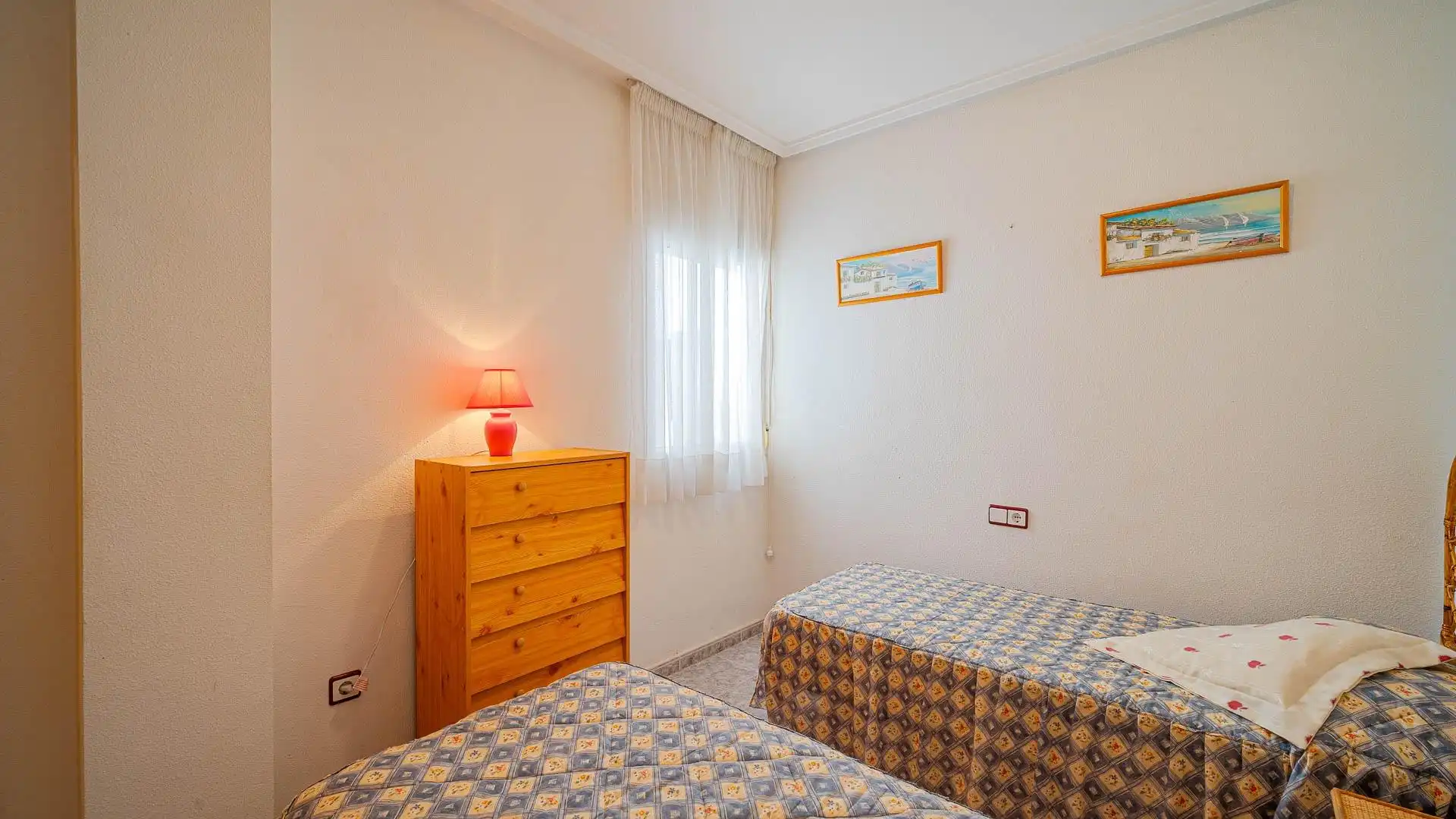 Dormitori de Apartament en venda en Torrevieja amb Aire condicionat, Terrassa i Moblat