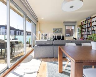 Living room of Attic for sale in Sant Cugat del Vallès  with Air Conditioner, Heating and Private garden
