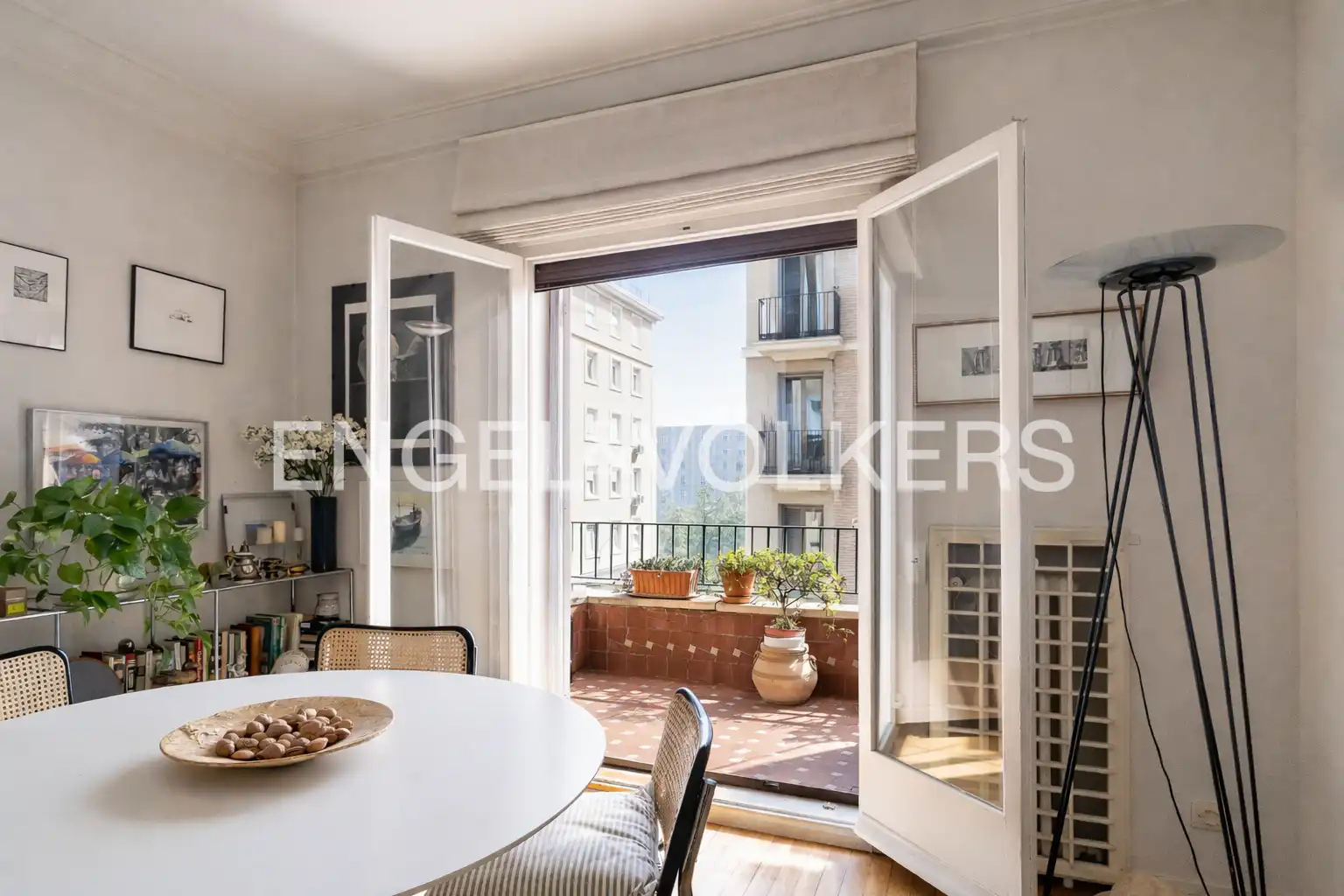Balcony of Flat for sale in Madrid  with Air Conditioner, Heating and Parquet flooring