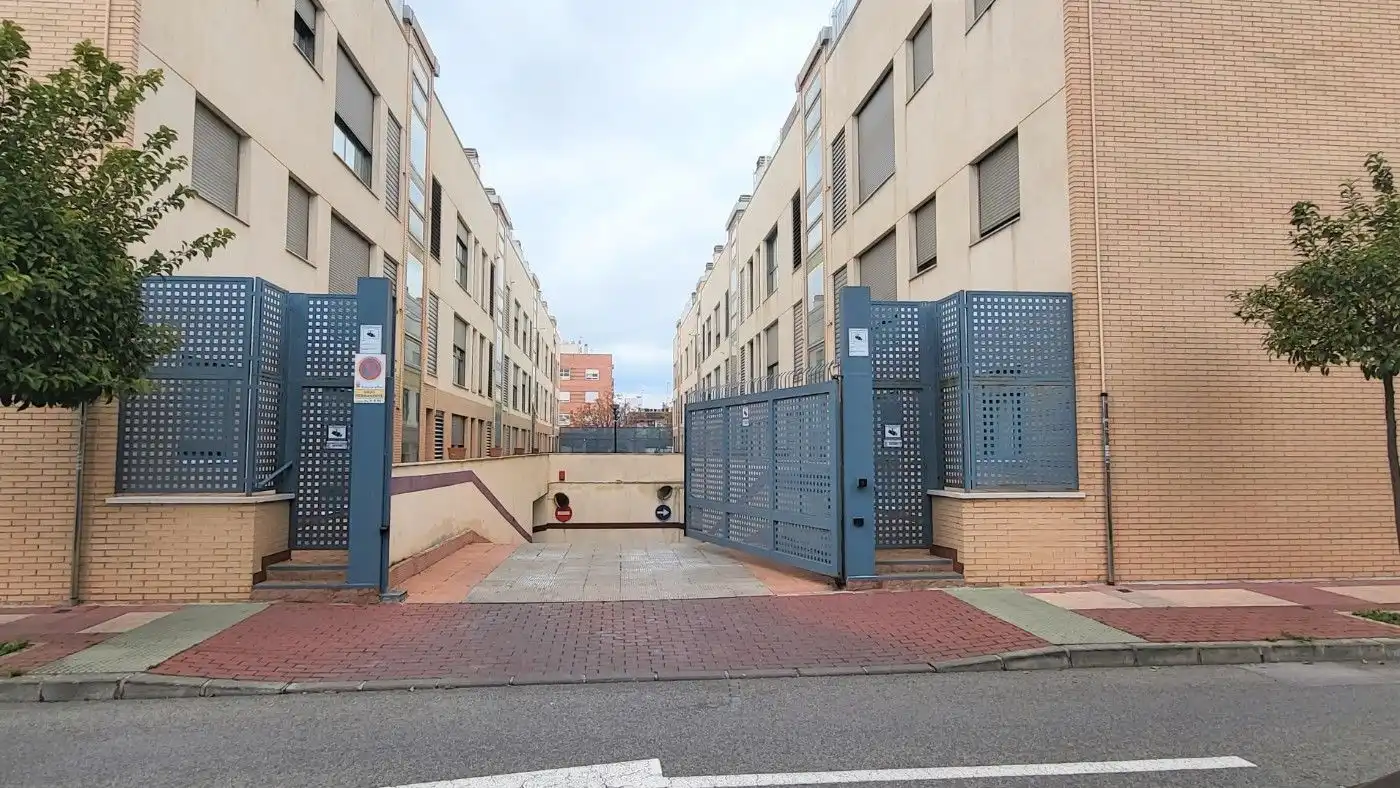 Garatge en venda a Calle Maestro José Ramón Sáez, Juan de Borbón