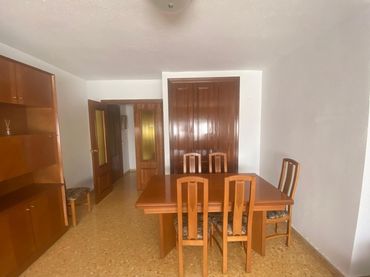 Pis amb balcó en venda a Albaida