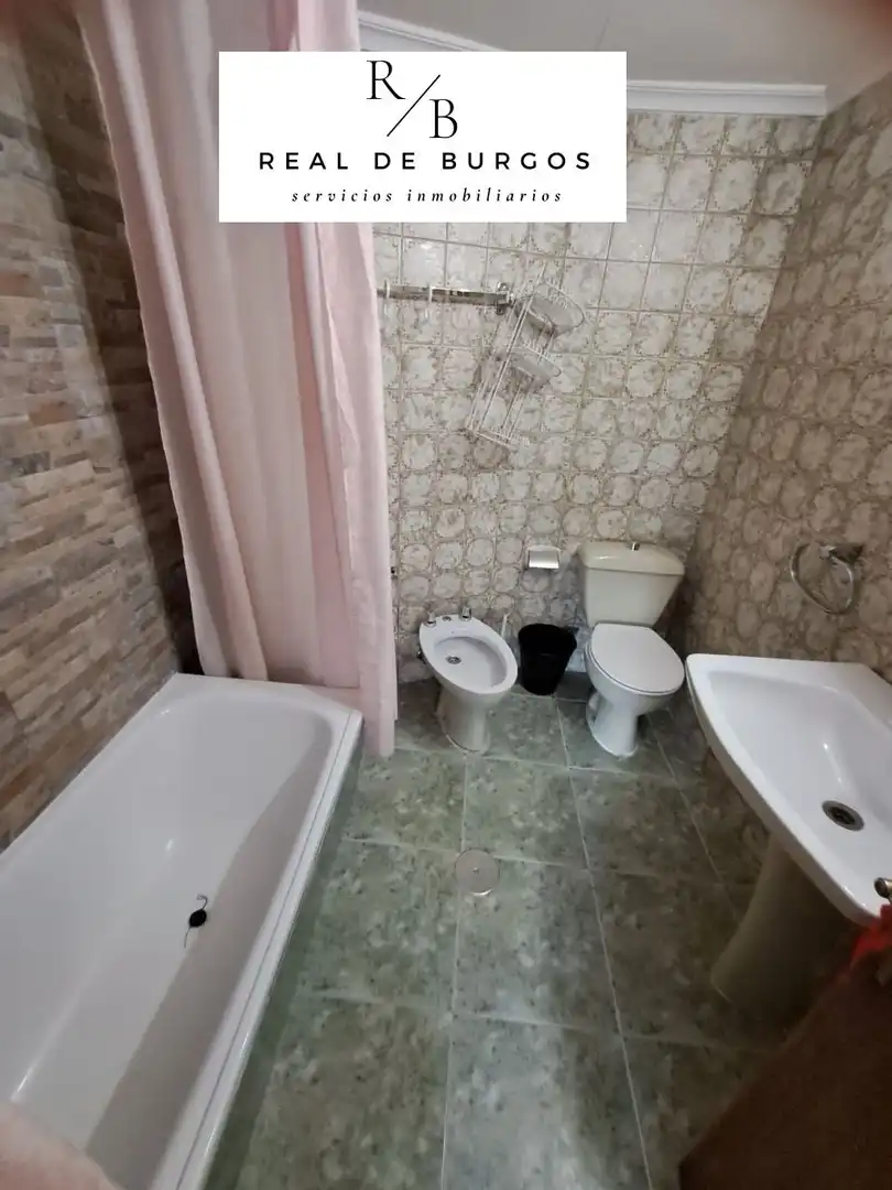 Bathroom of Flat for rent in Valladolid  with Heating, Terrace and Furnished