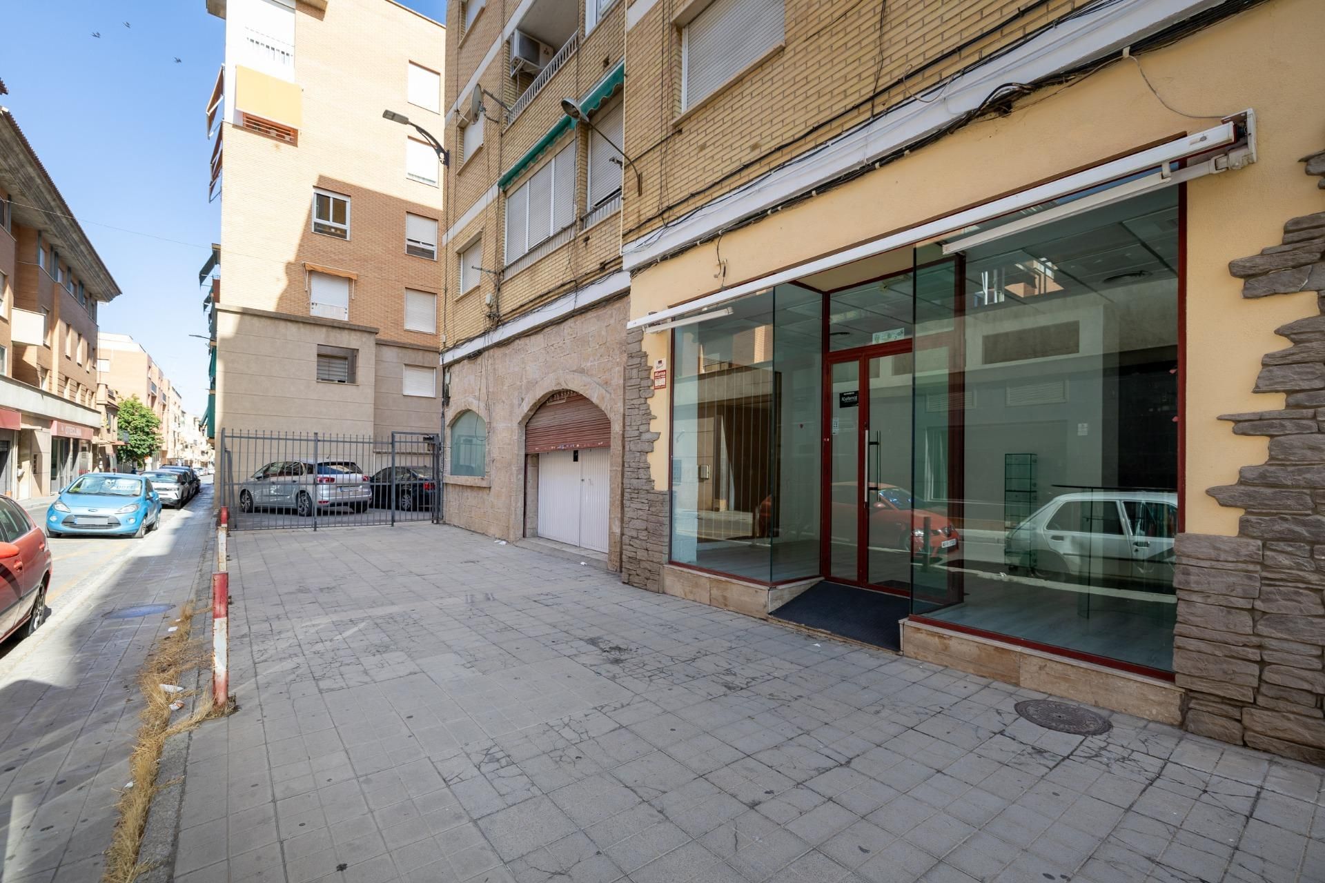 Exterior view of Premises for sale in  Granada Capital