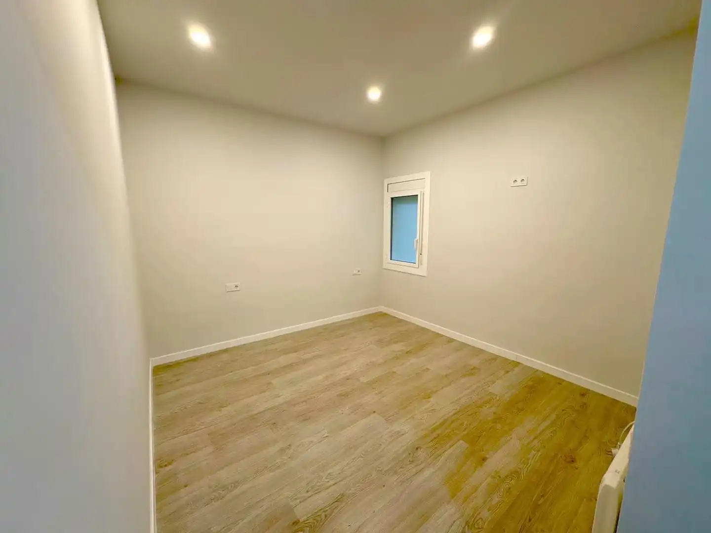 Flat for sale in Barcelona  with Air Conditioner, Heating and Parquet flooring