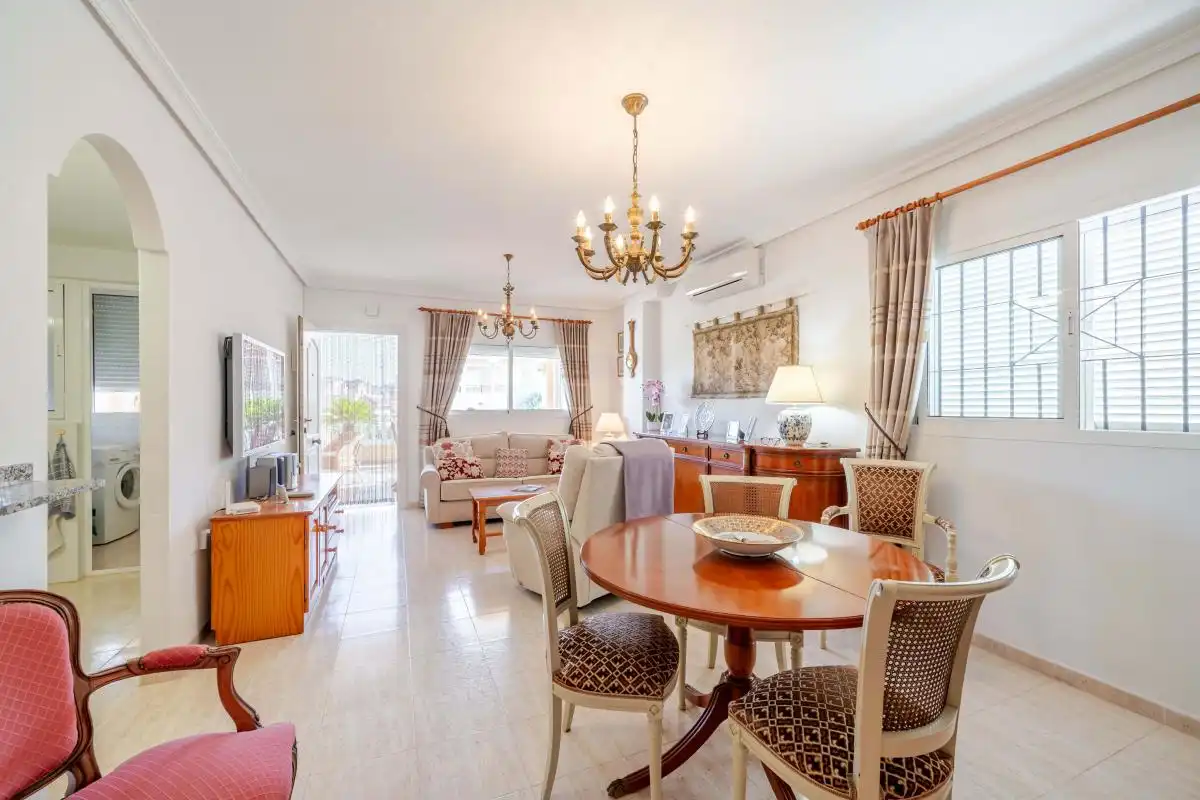 Comedor de Dúplex en venta en Santa Pola con Aire acondicionado, Calefacción y Jardín privado