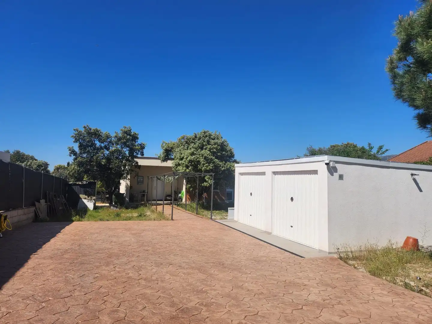 Vista exterior de Casa o xalet en venda en Valdemorillo amb Aire condicionat, Calefacció i Jardí privat