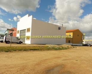 Exterior view of Industrial buildings to rent in Sancti-Spíritus (Salamanca)