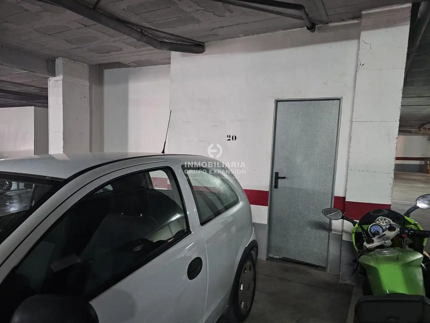 Parkplatz von Wohnung zum Verkauf in Aspe mit Abstellraum, Balkon und Gemeinschaftspool