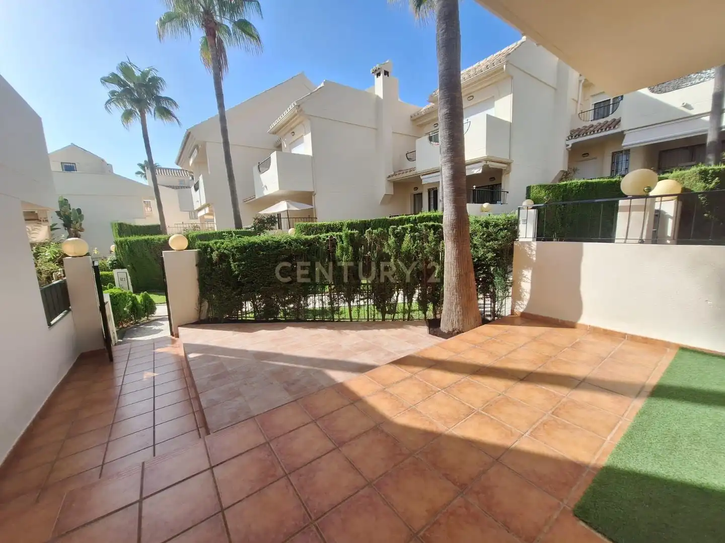 Jardín de Casa adosada de alquiler en Marbella con Aire acondicionado, Trastero y Piscina