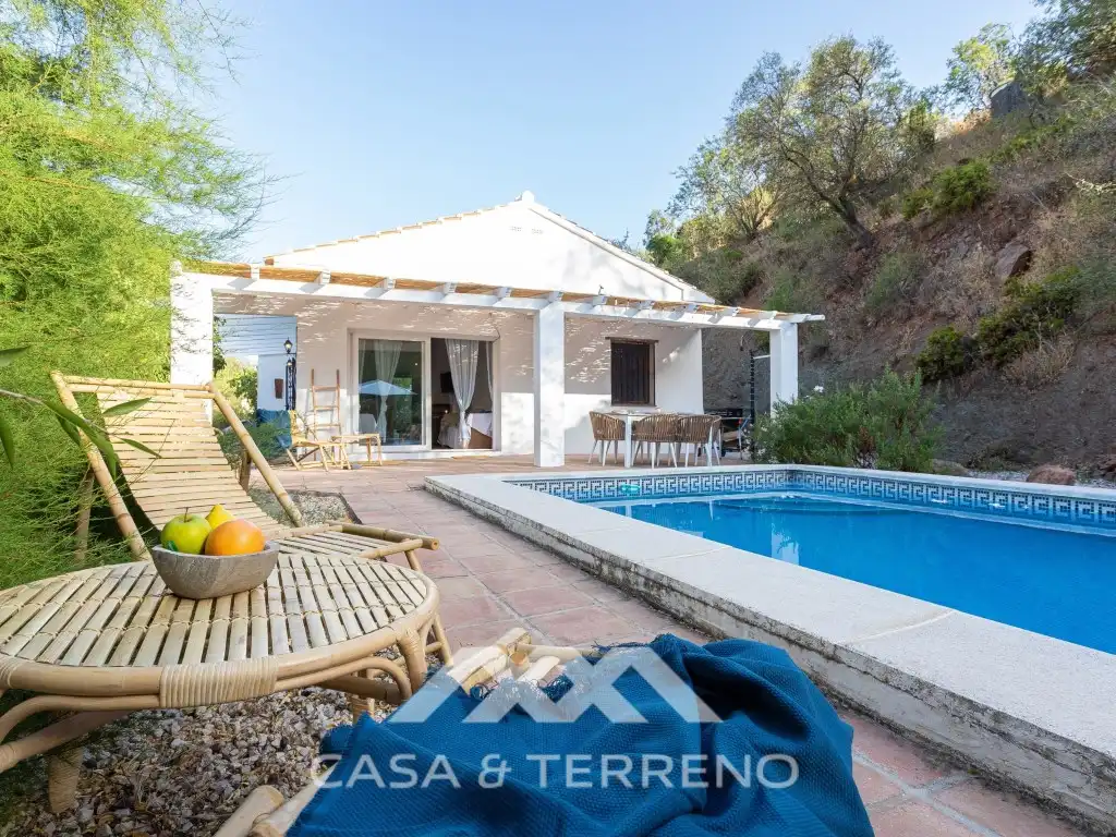 Vista exterior de Finca rústica de lloguer en Colmenar amb Piscina