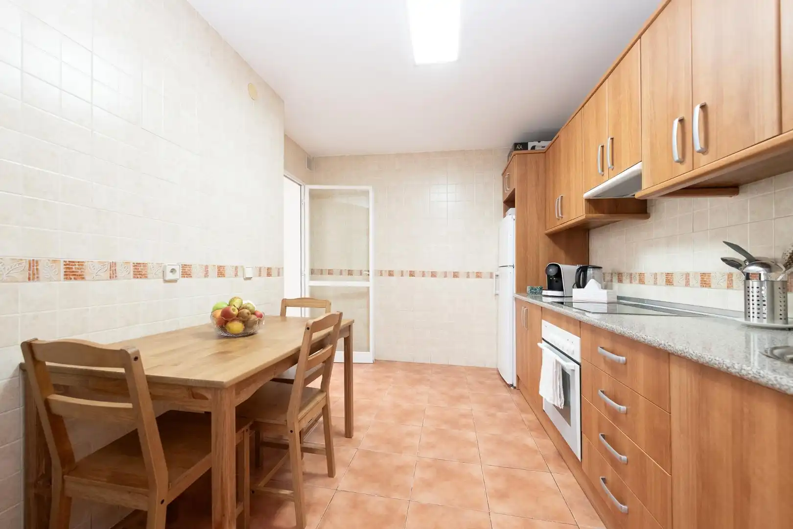 Cocina de Piso en venta en Málaga con Terraza, Trastero y Piscina comunitaria