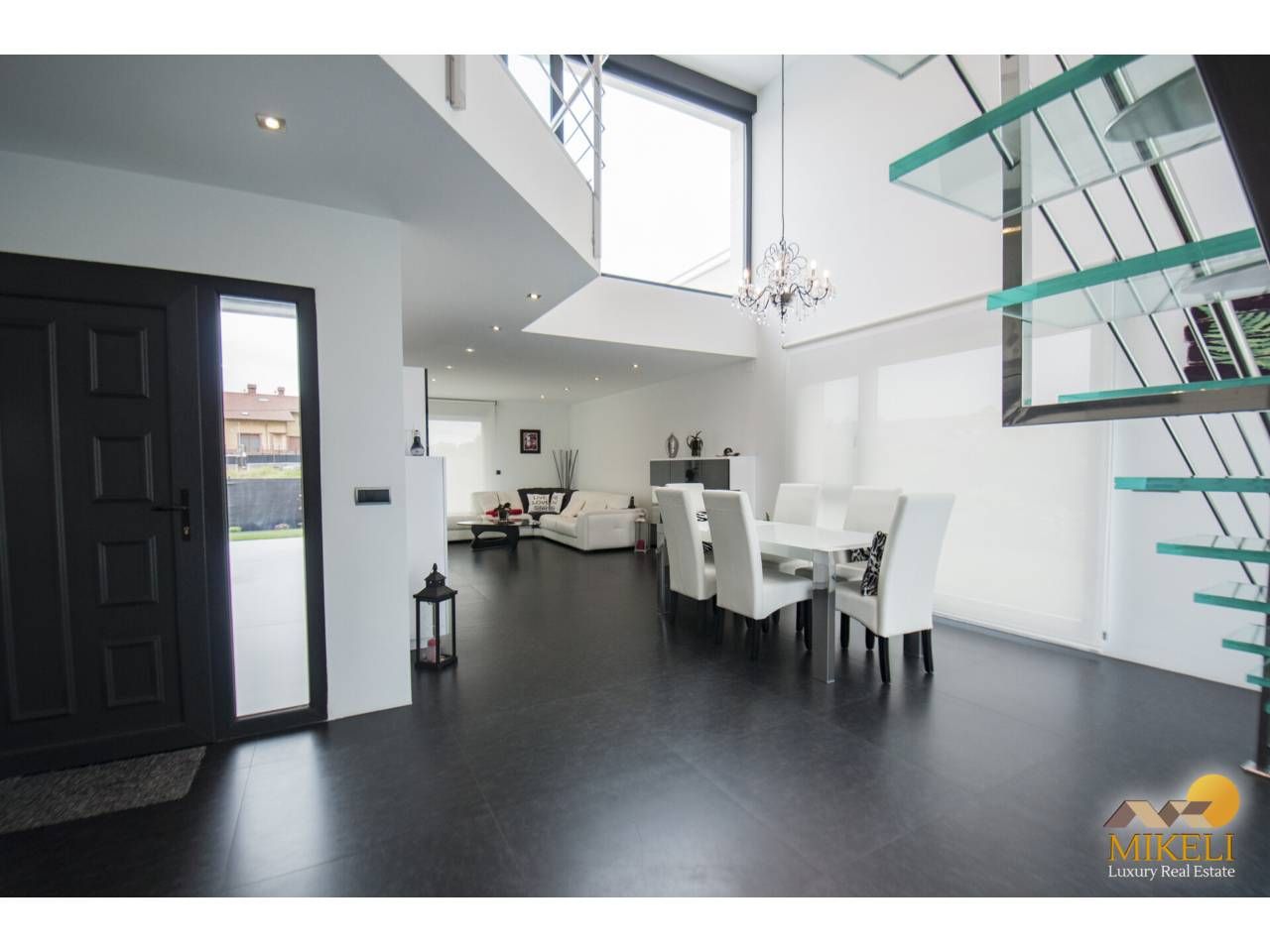 Menjador de Casa o xalet en venda en Santa Cruz de Bezana amb Calefacció, Jardí privat i Terrassa