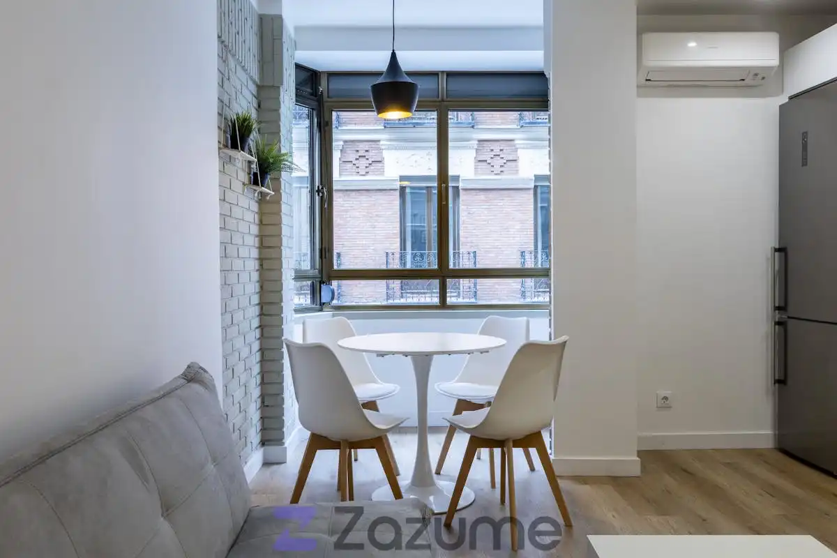 Study for rent in C. de Martín de los Heros, Argüelles