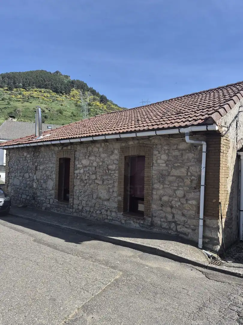 Vista exterior de Casa o chalet en venta en Villamanín con Calefacción