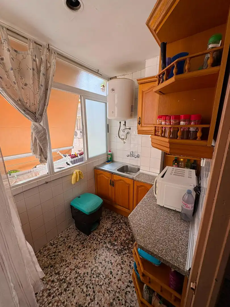 Kitchen of Flat for sale in Granada  with Balcony
