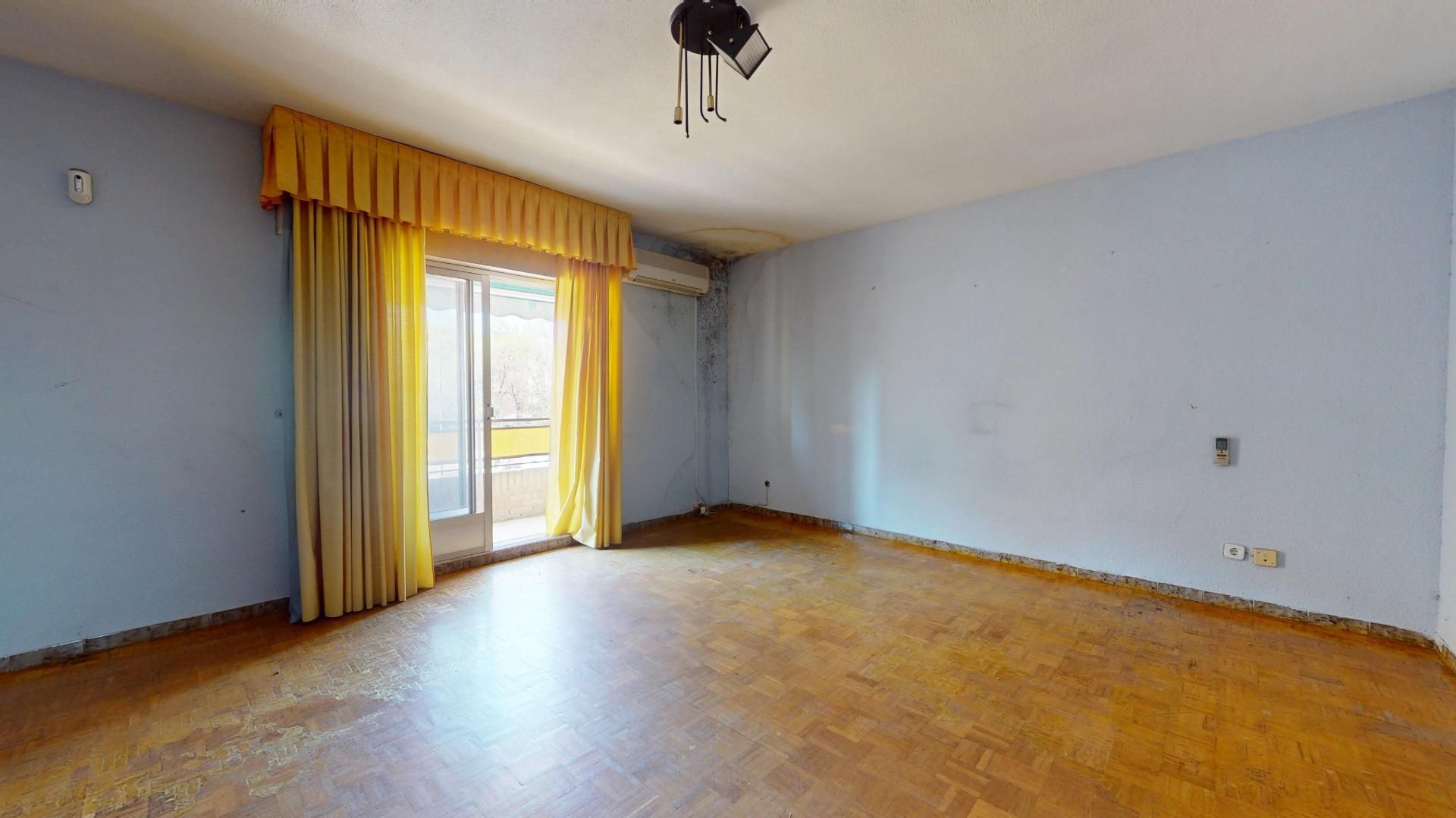 Dormitori de Pis en venda en Parla