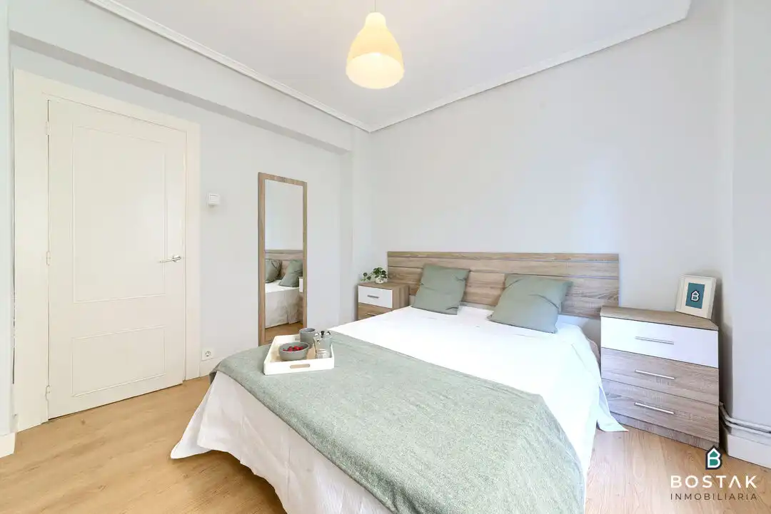 Bedroom of Flat for sale in Bilbao   with Heating