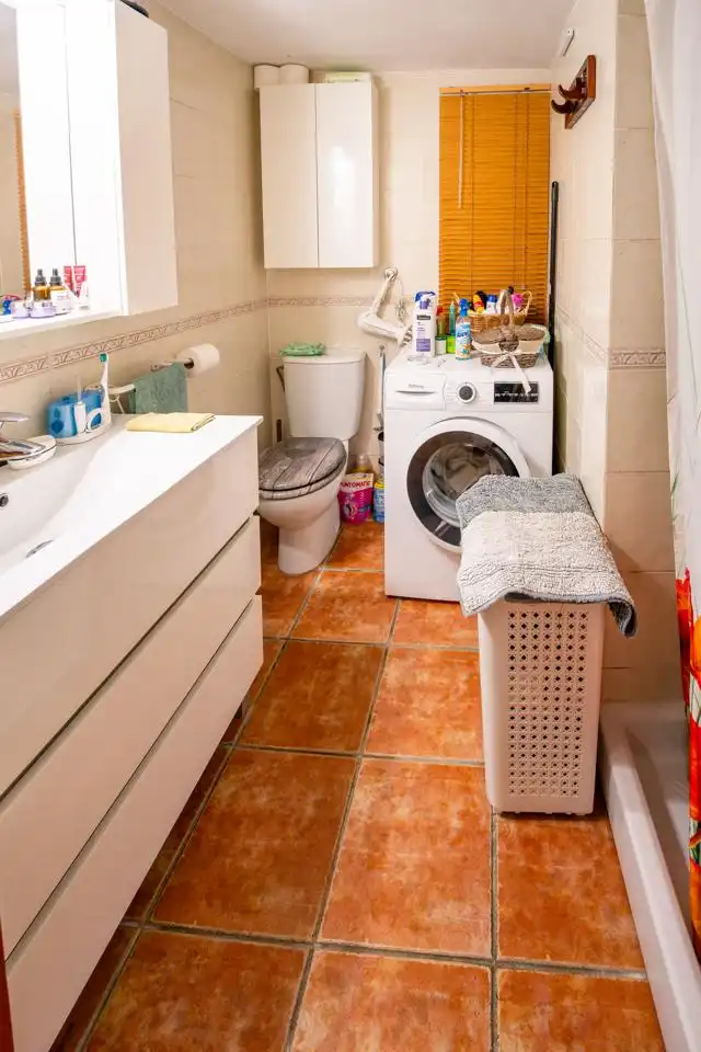 Baño de Casa o chalet en venta en Almonacid de la Sierra con Calefacción, Terraza y Balcón